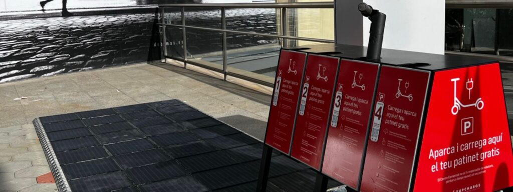 espacios de estacionamiento gratuitos para patinetes de uso personal